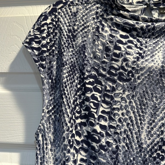 NWT! Elie Tahari Blue Printed Draped Mock Neck Sleeveless Top Blouse XL - Picture 6 of 10